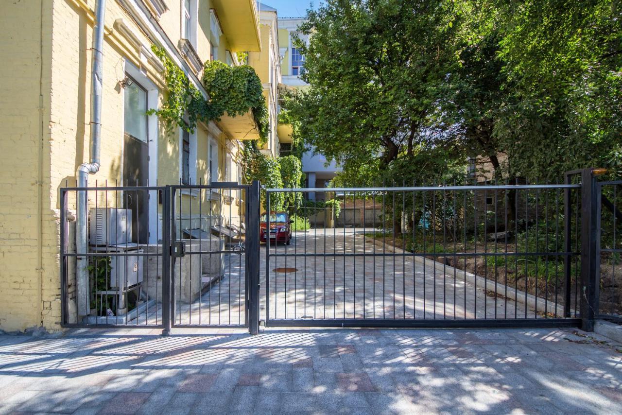 Loft Design Apartments On Desyatynnyi Ln, 7 Kiev Exterior foto
